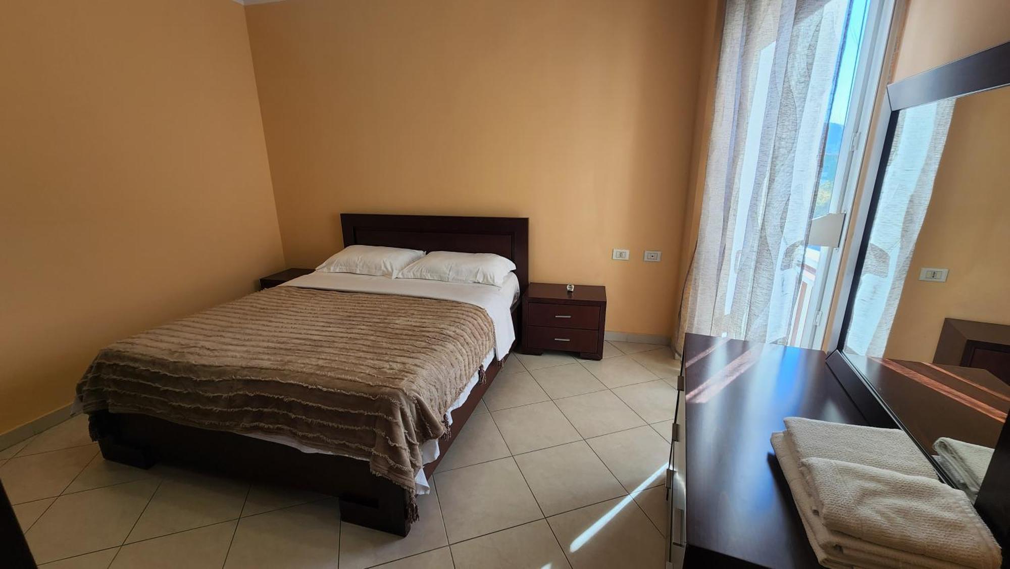 Kalpazo Home Skanderbeg Square Tiranë Bilik gambar